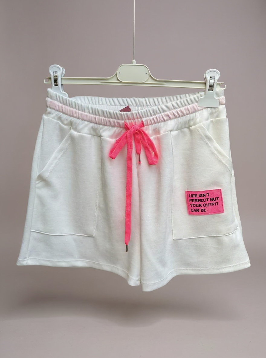 Short wit " Life isn't Perfect" One size past tot 38/40