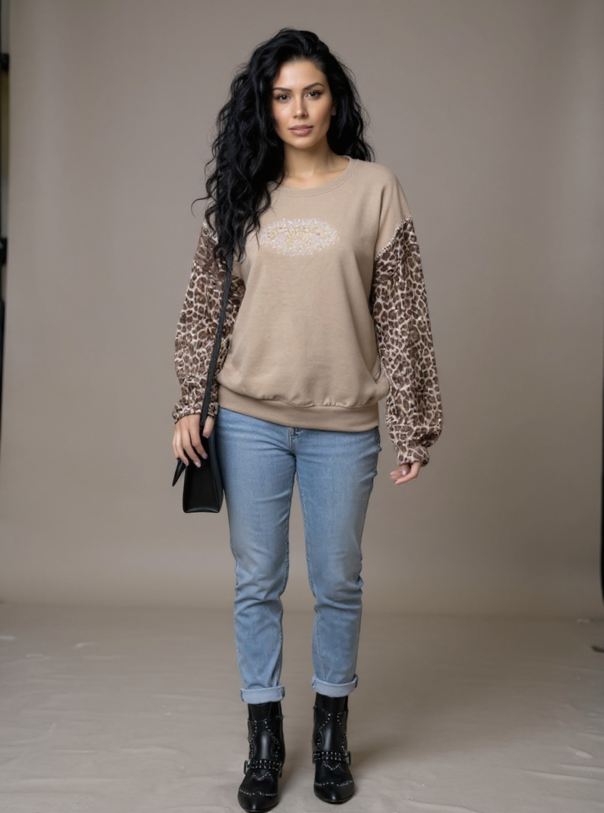 Trui Taupe C met leopard mouwen One size (tot 44)