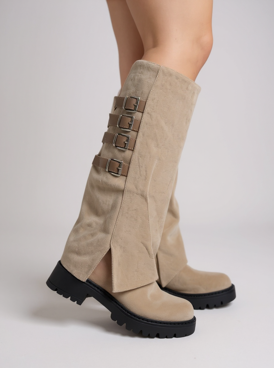 Hoge suedine boots met flap en gespen khaki
