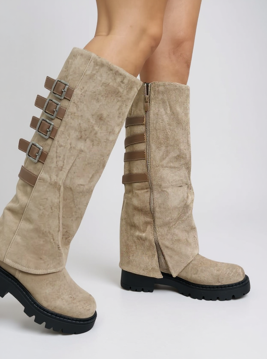 Hoge suedine boots met flap en gespen khaki