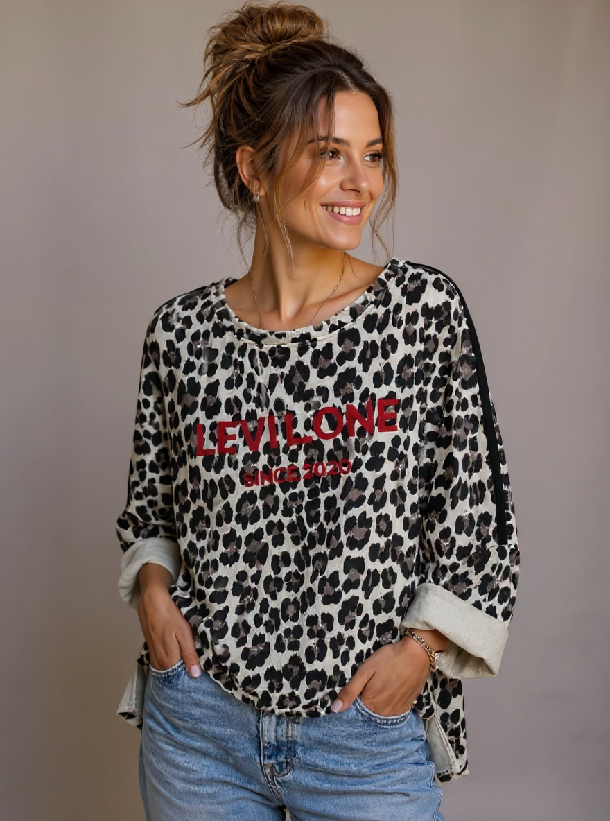 Prachtige `Leopard Shirt one size passend tot mt 46