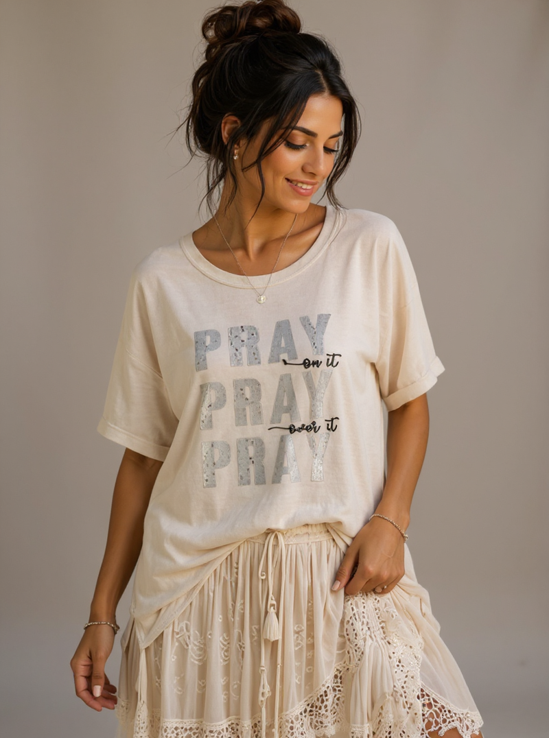 Oversized Creme kleurig t'shirt Pray on it one size fitts all