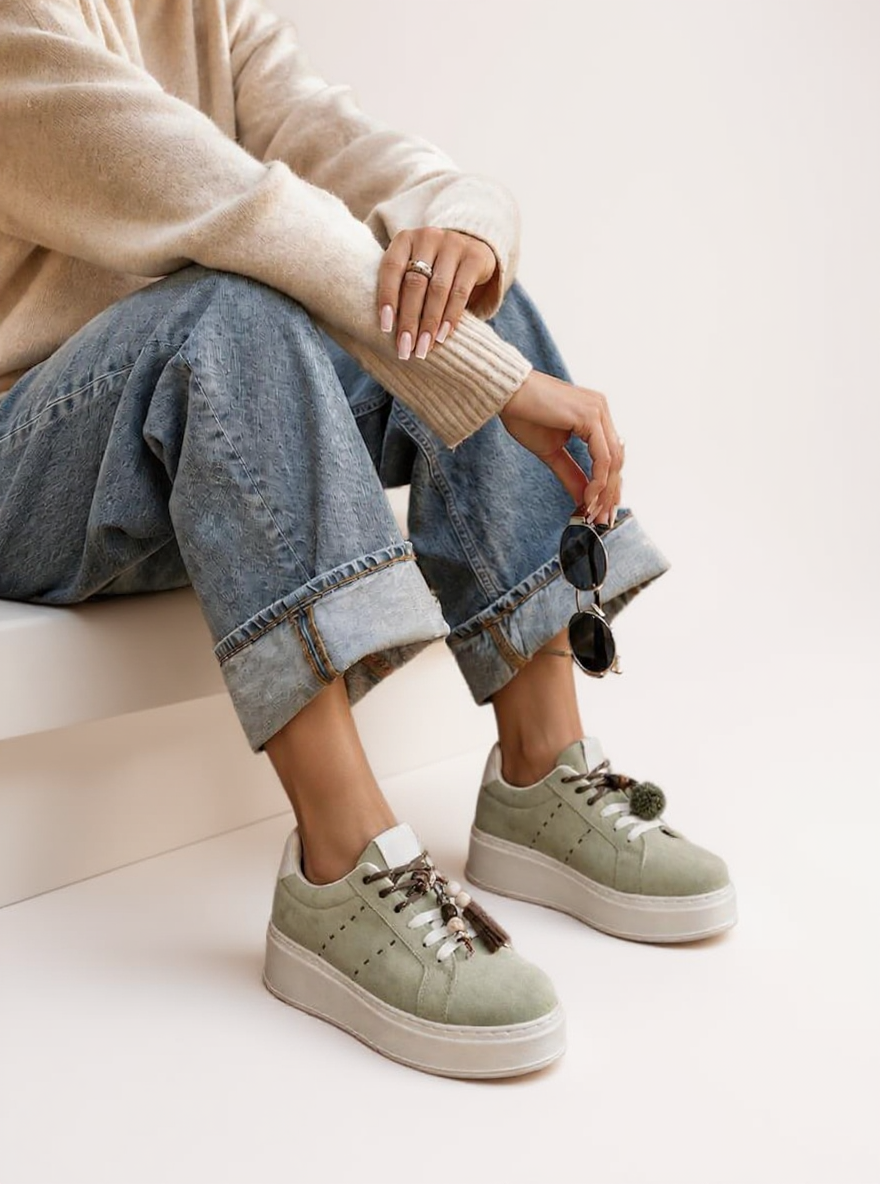 Ibiza Green Suedine Sneakers met Flosjes