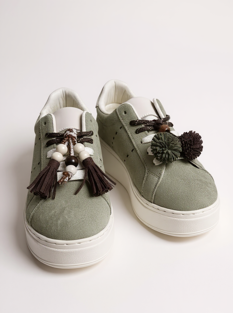Ibiza Green Suedine Sneakers met Flosjes