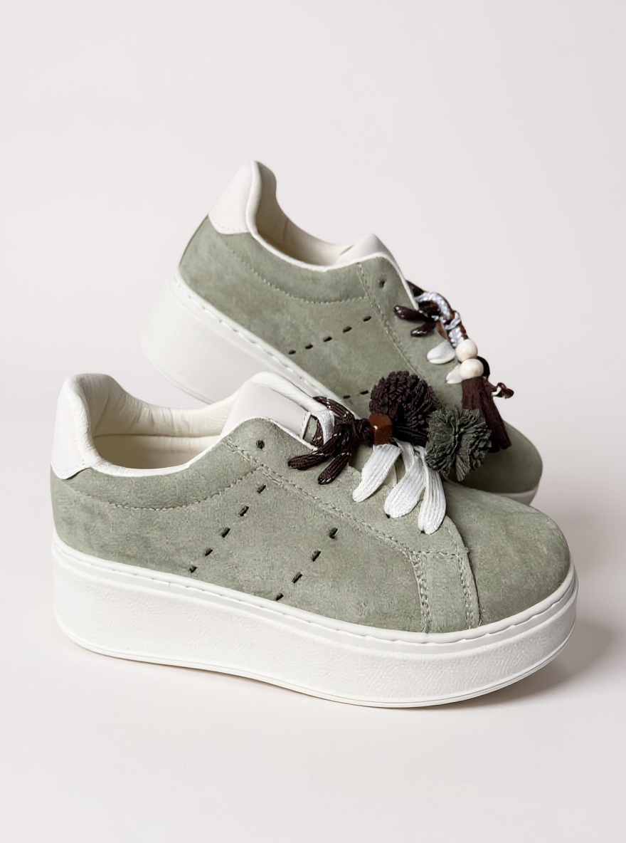 Ibiza Green Suedine Sneakers met Flosjes
