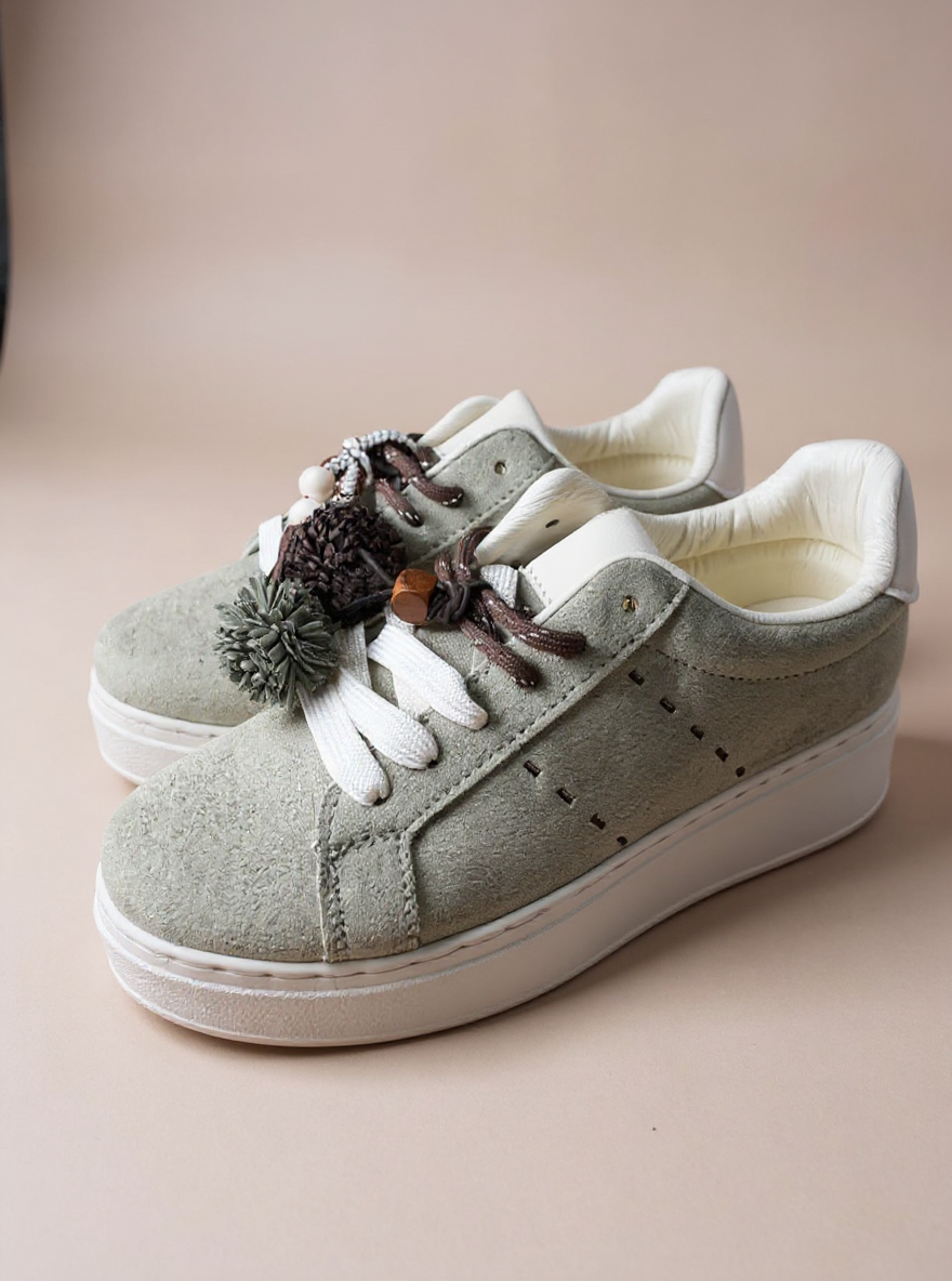 Ibiza Green Suedine Sneakers met Flosjes