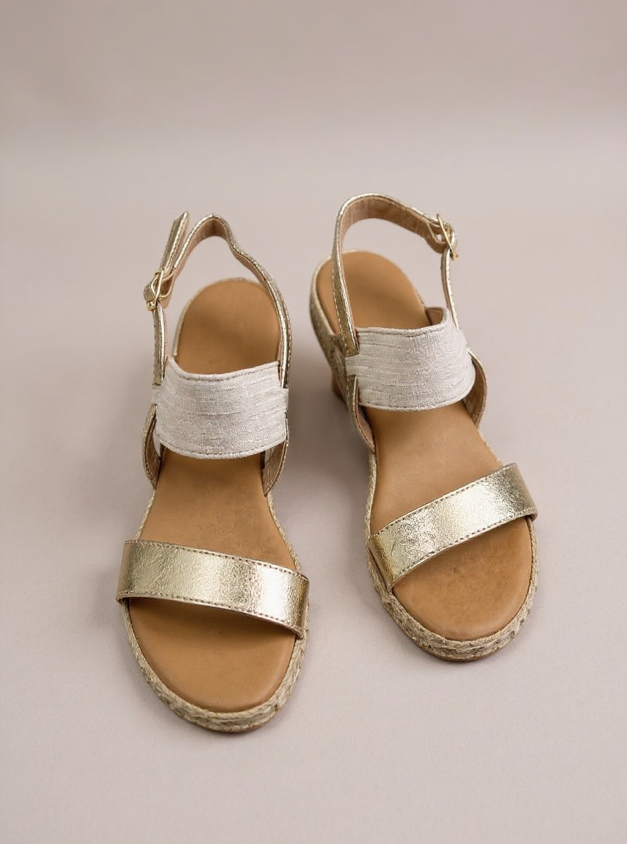 Boho Sandalen met sleehak beige gold